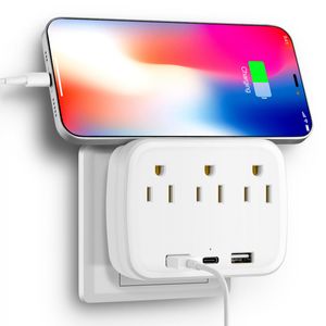 Multicontacto de pared Fratech con 3 enchufes y puertos USB y C